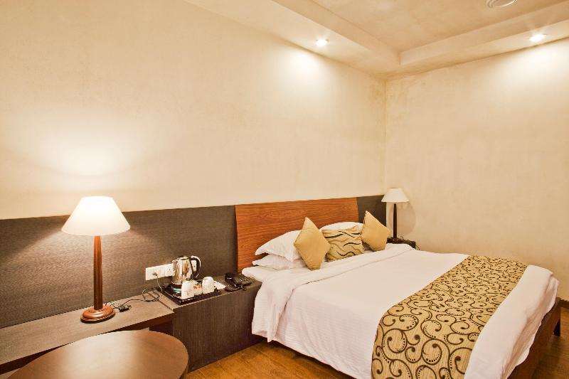 The Riverview Retreat Corbett By Leisure Hotels Garjia Екстериор снимка
