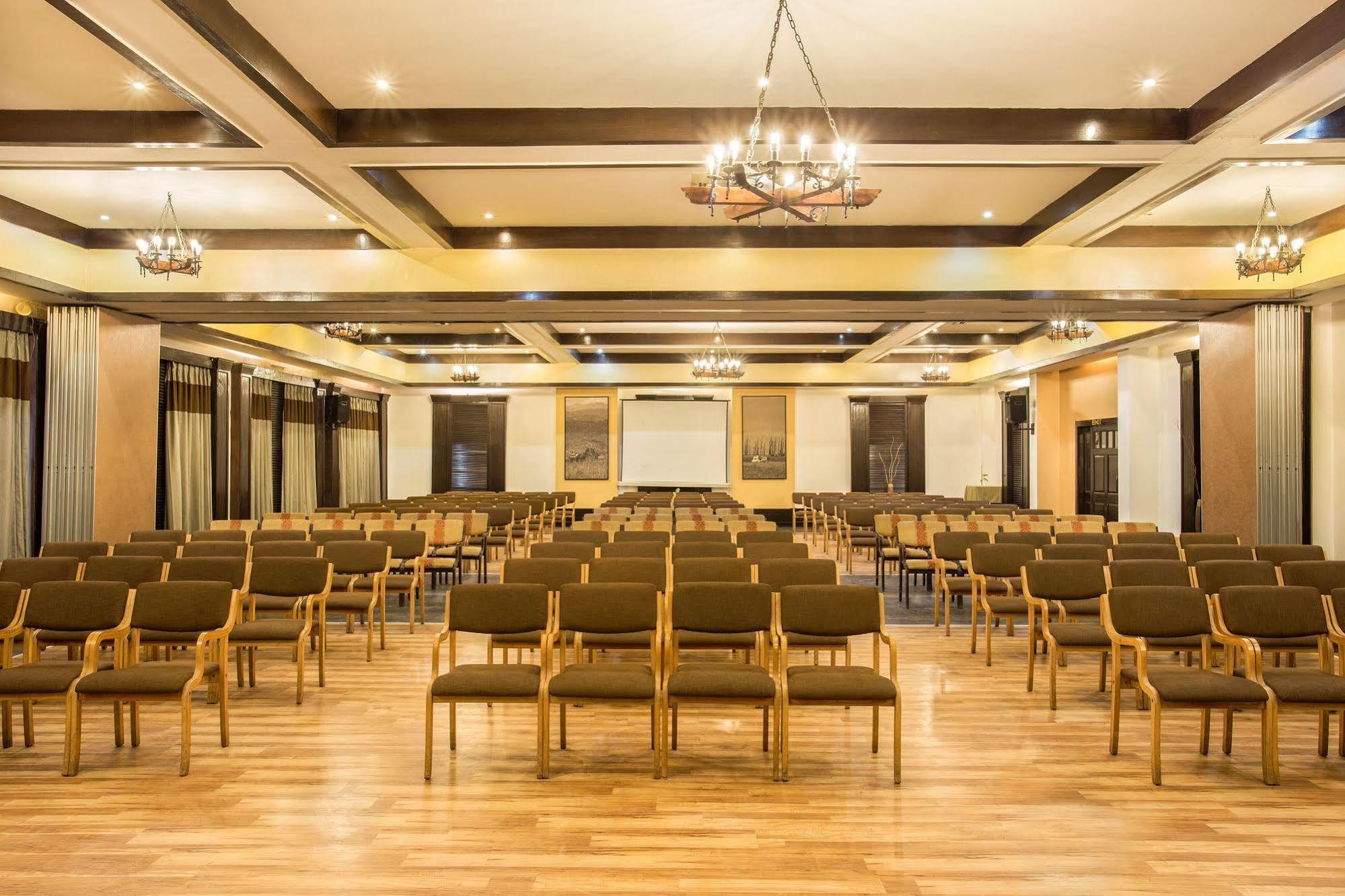 The Riverview Retreat Corbett By Leisure Hotels Garjia Екстериор снимка