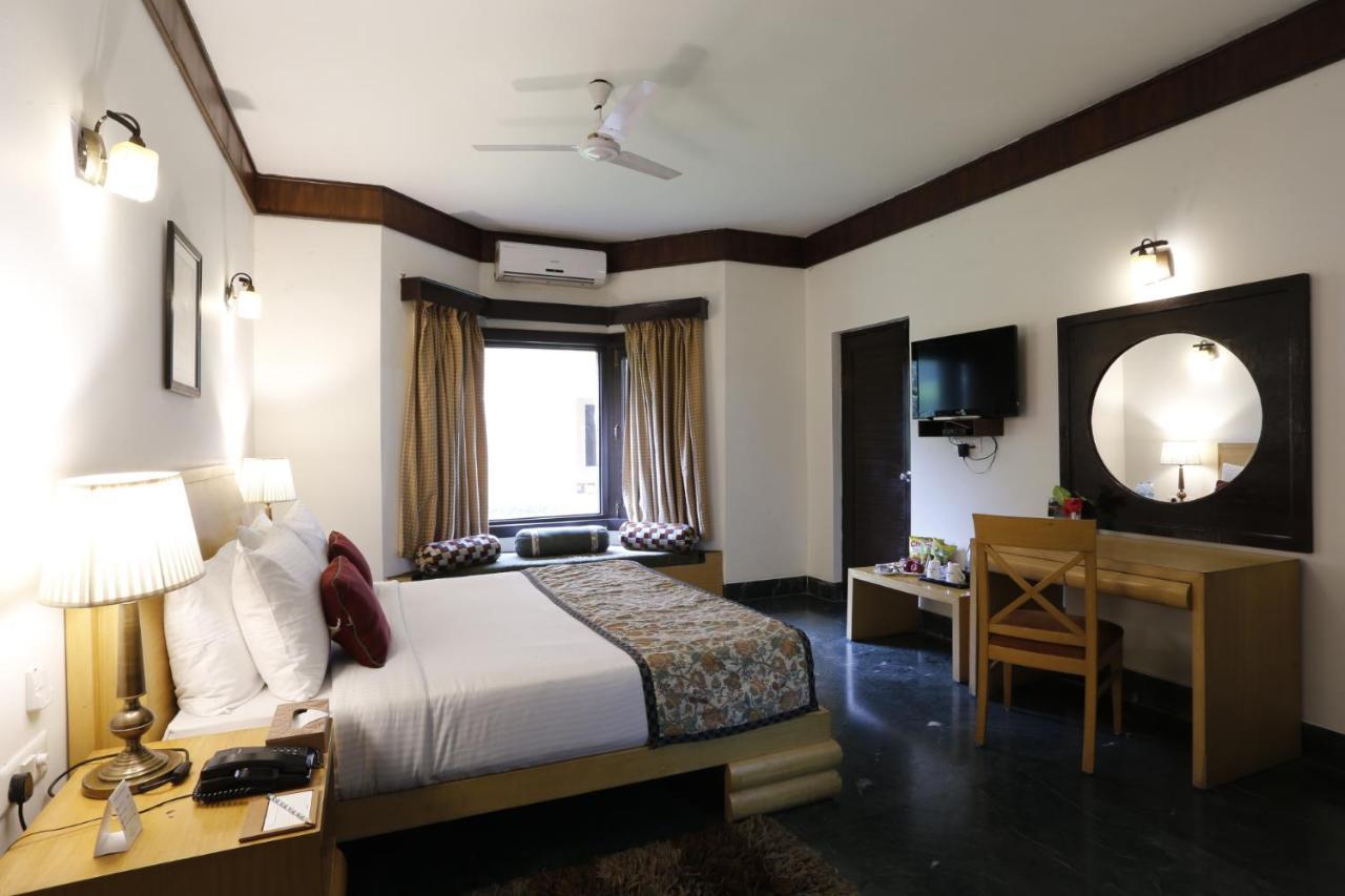 The Riverview Retreat Corbett By Leisure Hotels Garjia Екстериор снимка